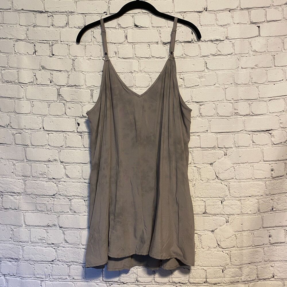 Torrid Women's Challis Camisole Top Size 2 (18/20) Grey Studded Swing NWT - Picture 5 of 12